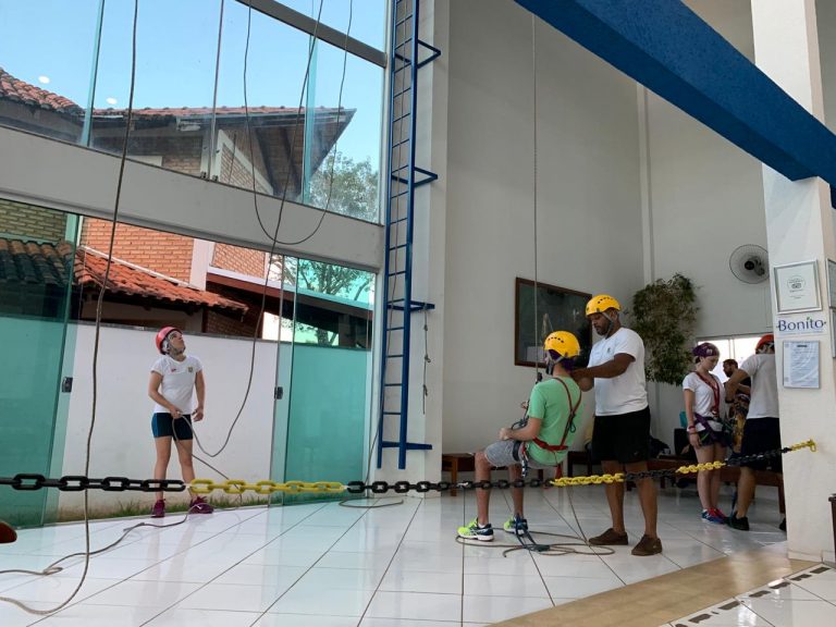 Treinamento na sede da Abismo Anhumas, no centro de Bonito, MS