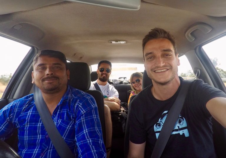 Viajando com motorista contratado na Índia