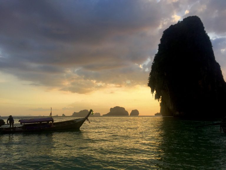 Pôr do Sol em Railay Beach, na Tailândia