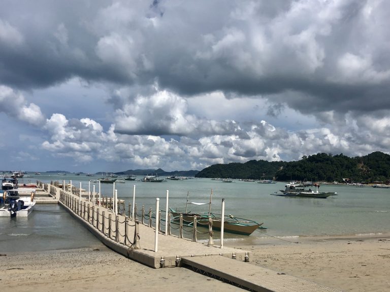 El Nido Town Beach