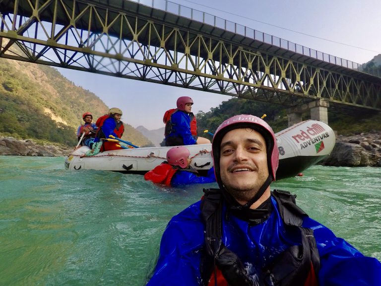 Rafting no rio Ganges em Rishikesh, na Índia